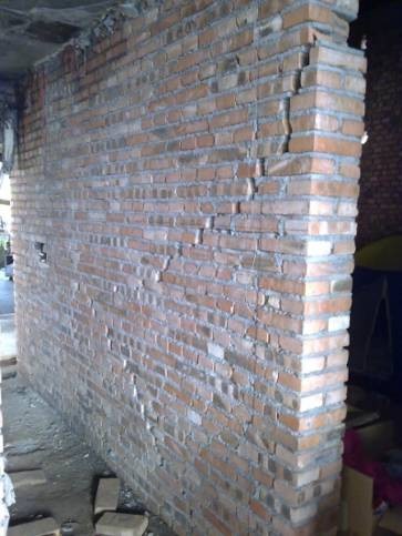 王涛_图3 (b)龙门乡（IX度区）某砖混结构A masonry residential building at Longmen